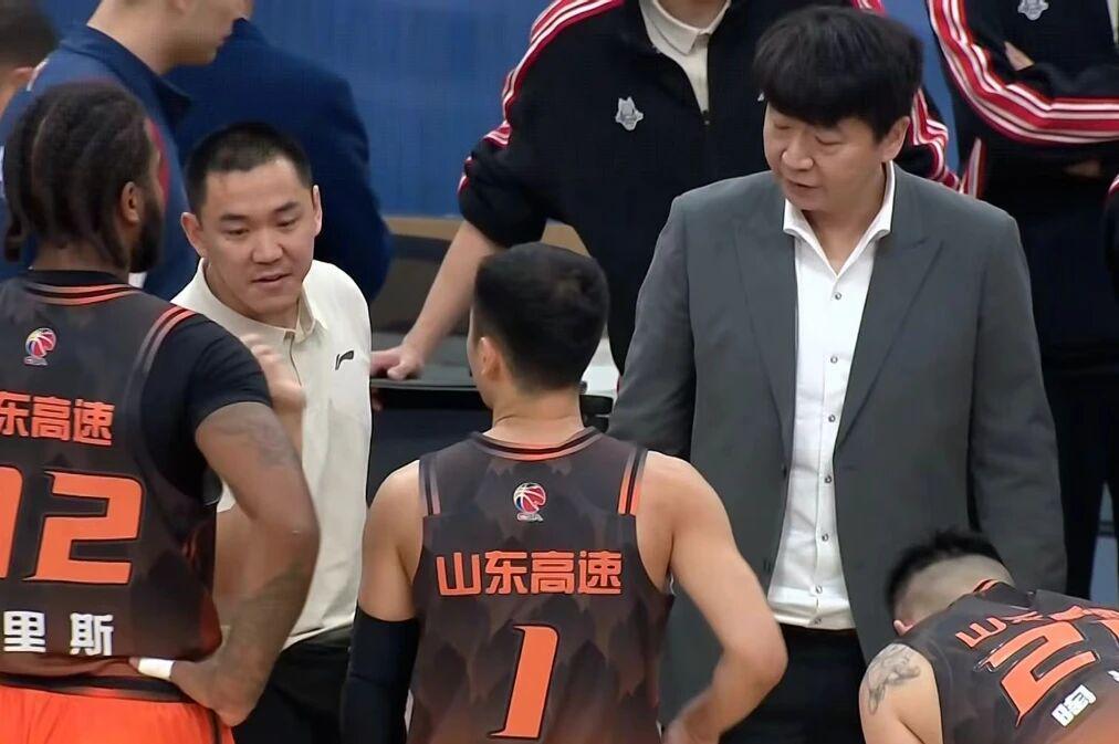 意大利足球u8训练计划-只差官宣！名记透露山东男篮签下新外援，有NBA履历，实力强劲！
