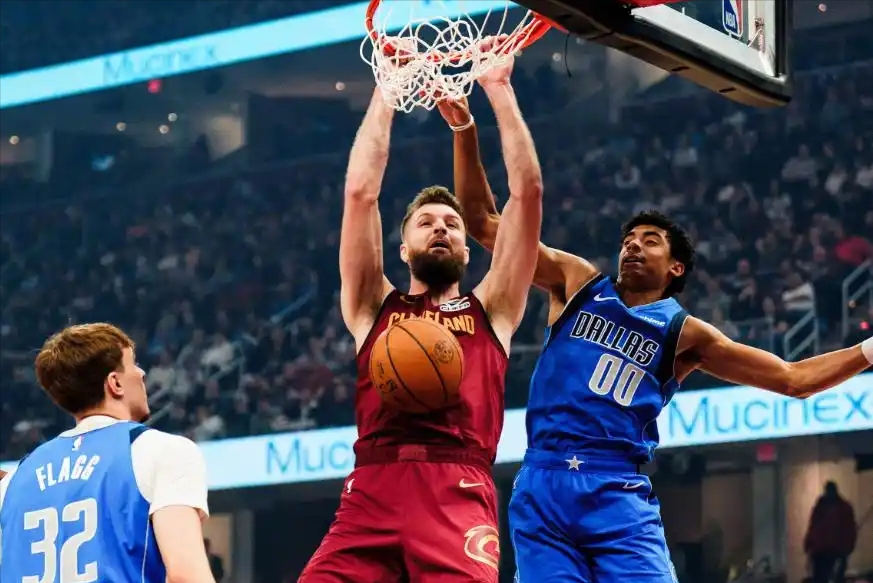 首秀24+8+6记三分！“黑八”功臣&amp;amp;6400万先生，哈登超级帮手来了